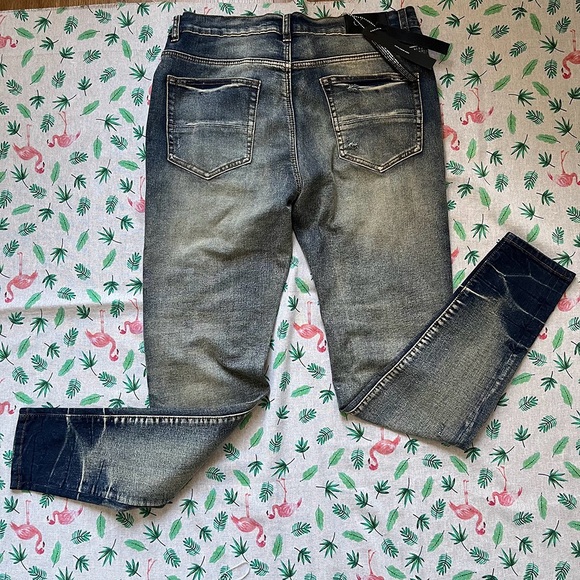 Amiri Distressed Washed Jeans - Picture 5 of 6